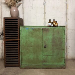 Industriële vintage werkplaatskast groen metaal