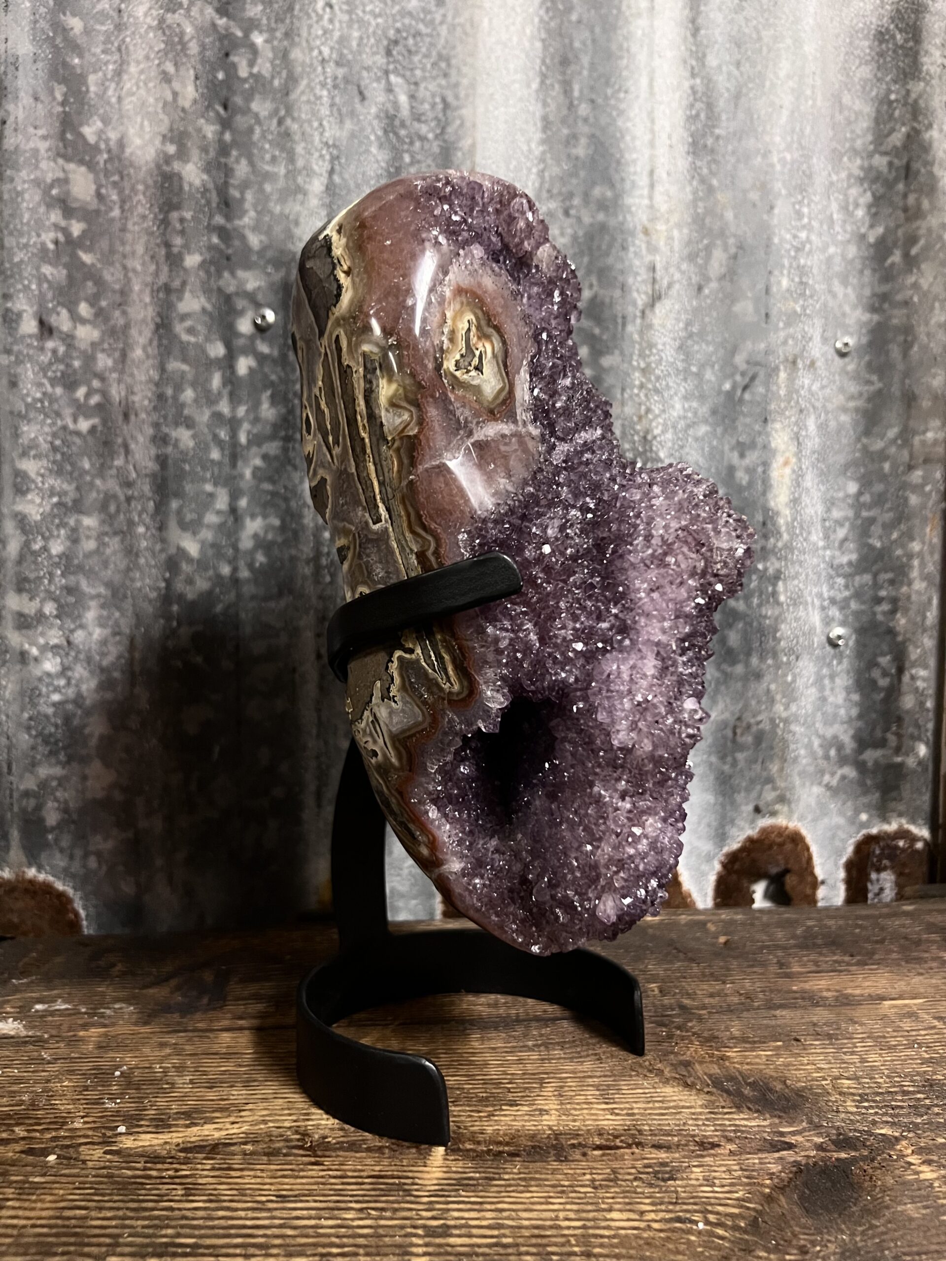 Amethist druzy op zwarte standaard - Afbeelding 3
