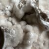 Calciet druzy op zwarte stalen voet - Thumbnail Image 2